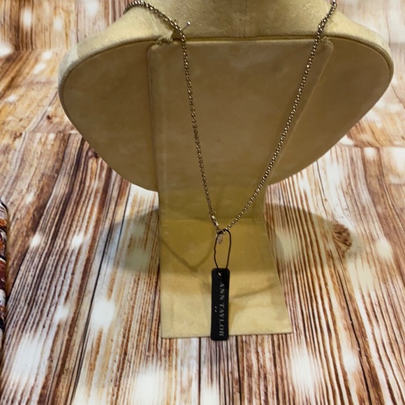 Pendant with faux gems Ann Taylor Necklace - Picture 4 of 5